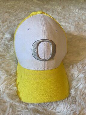 Nike Dri-Fit Oregon Ducks U of O  White and Yellow Baseball Cap w/ O Logo